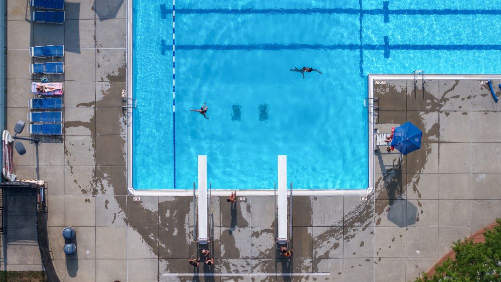 overhead image of ridgeland pool diving boards
